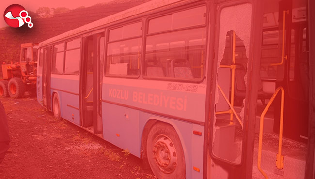 Otobüslere zarar verdiler