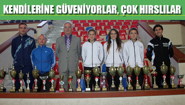 KIZ BAYAN FUTBOL TAKIMI SENEYE ŞAMPİYONLUĞU HEDEFLİYOR