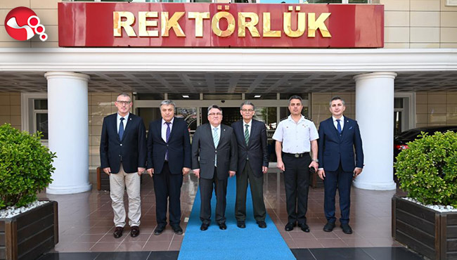 Prof. Dr. Sami Güçlü'den Rektör Özölçer'e ziyaret