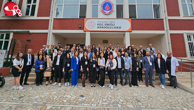 32 ayrı salonda 3 ayrı oturum…