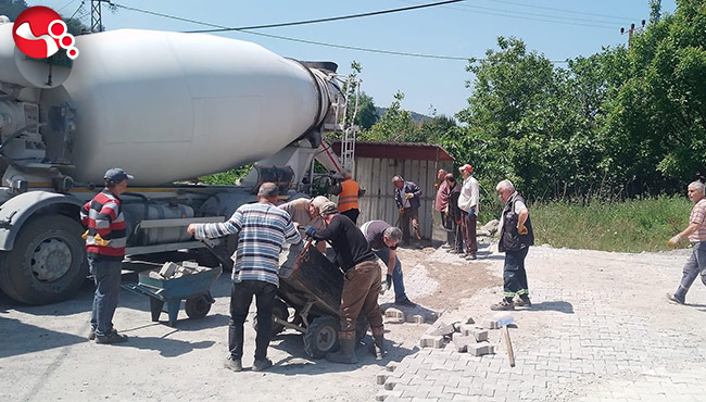 Köy halkı birlik oldu, el ele çalıştı