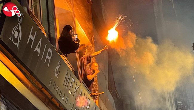 Meşaleler geceyi aydınlattı