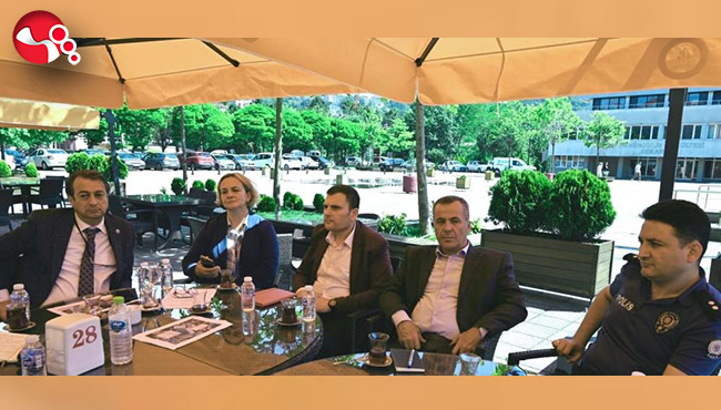 T"Mezuniyet Töreni” için "toplandılar