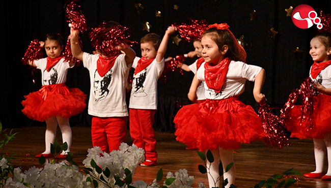 Sevgi Barış Dostluk Kreşi miniklerinden yıl sonu gösterisi