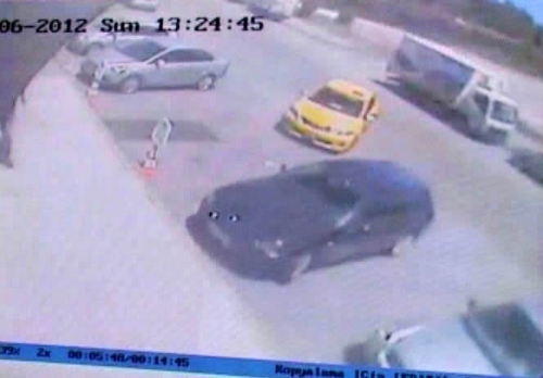 70 BİN LİRAYI BULAN ÖĞRETMEN PARAYI KARAKOLA TESLİM ETTİ..