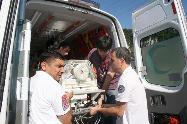 700 gramlık bebek helikopterle Ankaraya sevk edildi