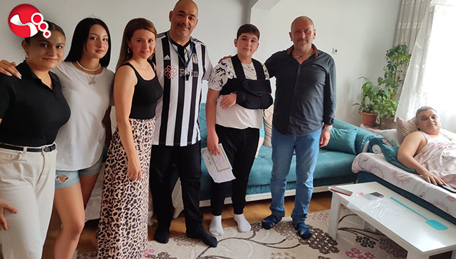 Trafik kazasında yaralanan öğrencinin karnesini evine giderek verdiler