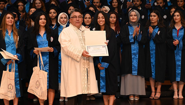 Sağlık Bilimlerinde yemin töreni yapıldı