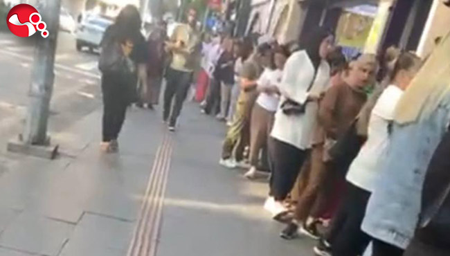 Yüzde seksen indirimi duyan koştu