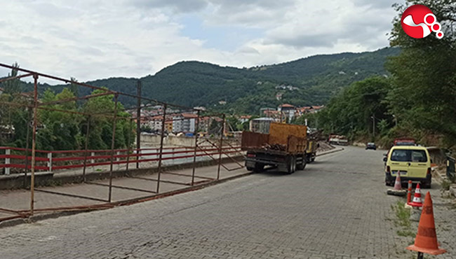 Standlar kurulmaya başlandı