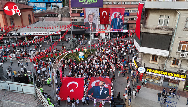 Vatandaşlar meydanlara indi…