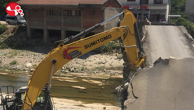 Çaylıoğlu Köprüsü yıkılıyor....