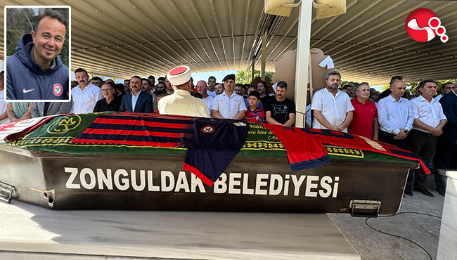 Altyapı antrenörü çalıştırdığı takımın forması ile uğurlandı