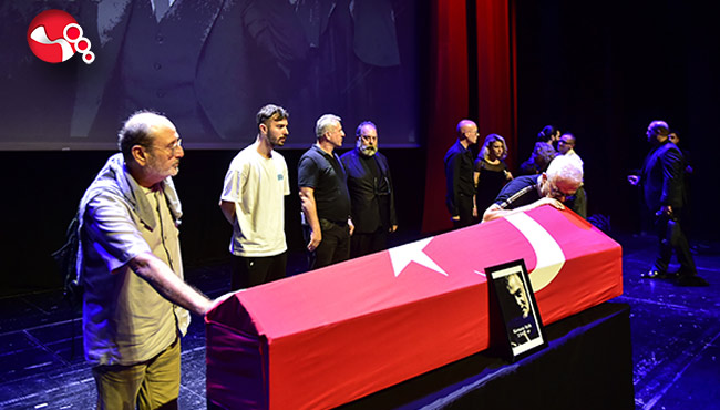 Ünlü oyuncu Kenan Işık gözyaşlarıyla uğurlandı