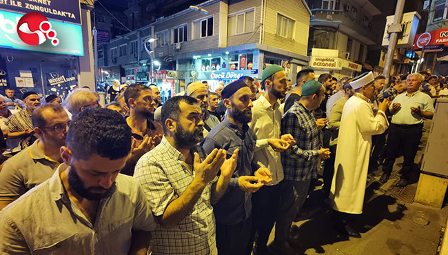 Hamas lideri Haniye için gıyabi cenaze namazı kılındı