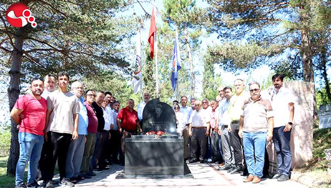 Şemsi Denizer, kabri başında anıldı