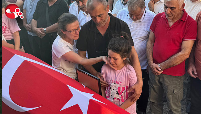 Babaları için gözyaşlarına boğuldular