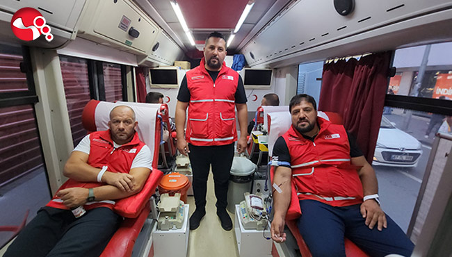 Milli güreşçilerden genç sporcularla buluşma ve kan bağışı kampanyası