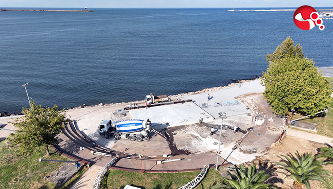 AMFİ TİYATRO SAHNESİ BÜYÜTÜLÜYOR...