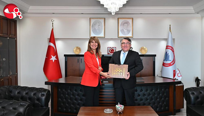 Rektör Özölçer makamında ağırladı