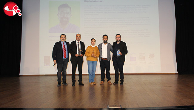 Plaketlerini Müjdat Ataman’ın elinden aldılar…