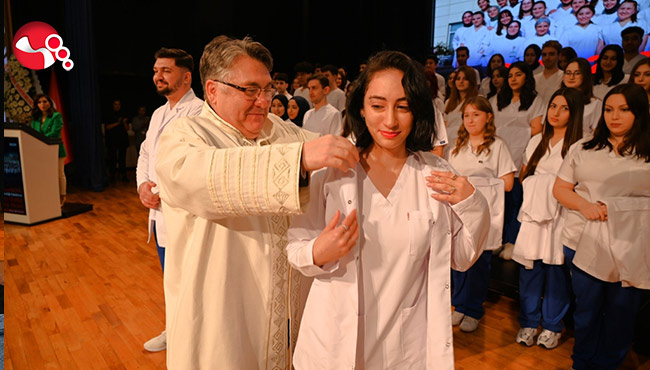 Diş Hekimleri beyaz önlüklerini giydiler