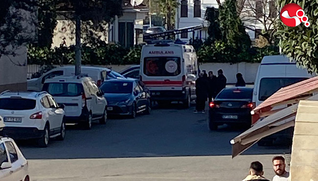 EVİNDE ÖLÜ BULUNDU....