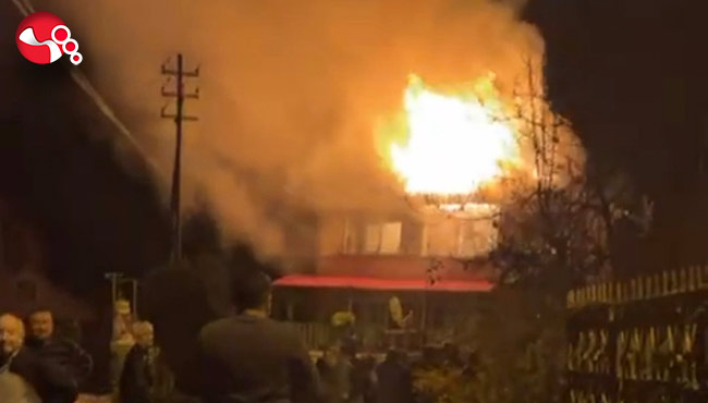 Alevler tüm evi sardı