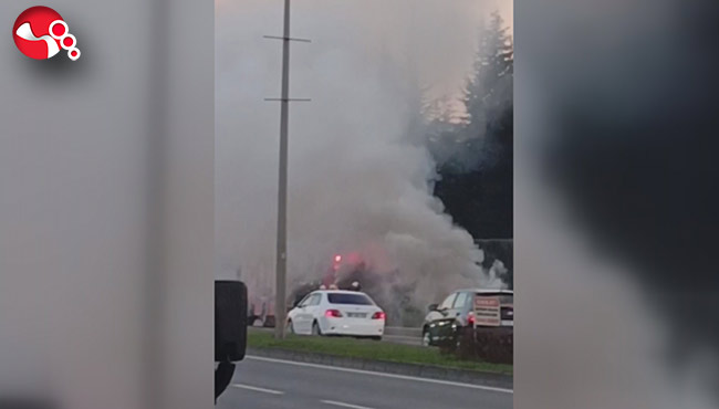 Seyir halindeki araç alevlere teslim oldu