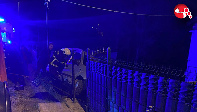 Evin çatısına uçtu