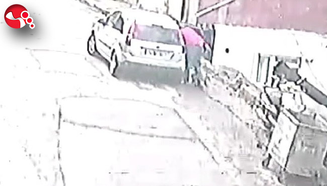 Önce çöpünü attı,sonra köpeğini....