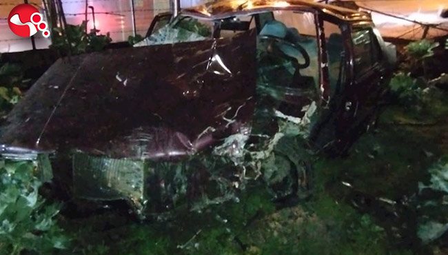 Otomobil bahçeye uçtu!