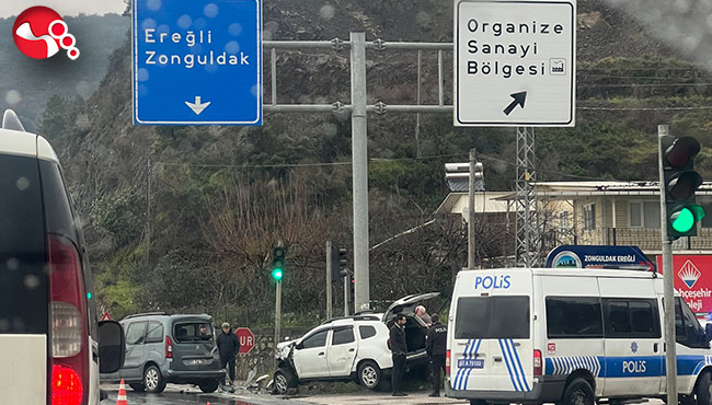 Otomobiller çarpıştı…