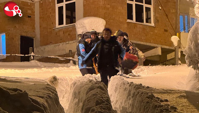 UMKE ekibi zorlu şartlarda 81 yaşındaki hastaya ulaştı