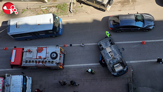 Otomobil kaza yaptı