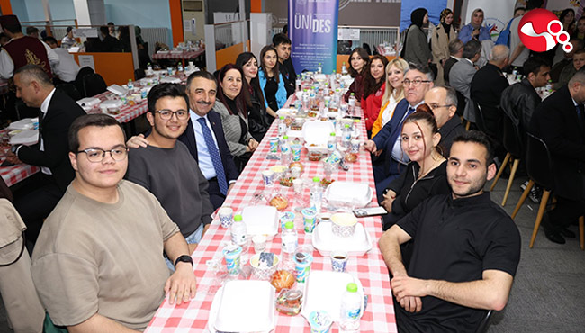 Vali Hacıbektaşoğlu gençlerle iftarda buluştu
