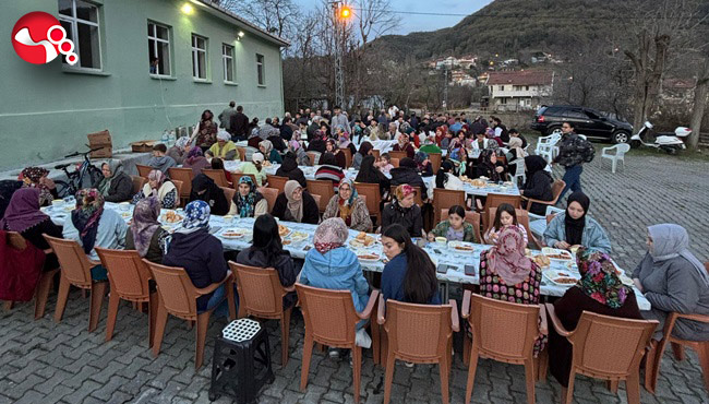 Muhtar Soysal'dan mahalle halkına iftar programı....