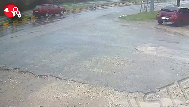 Otomobilin öğretmene çarpma anı kameralarda!