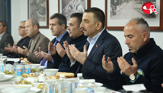 Vali Hacıbektaşoğlu, Özel İdare personeliyle iftarda buluştu