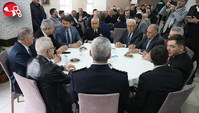 Bayramlaşmaya yoğun katılım....