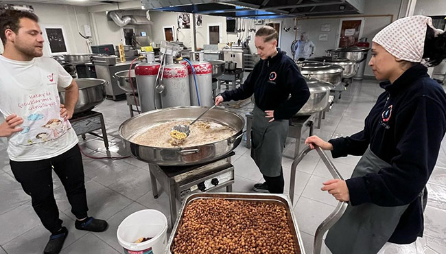 BEUN'lu öğrencileri gönül sofrası kurdu