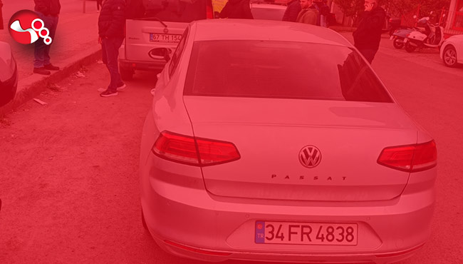 Hafif ticari araca çarptı