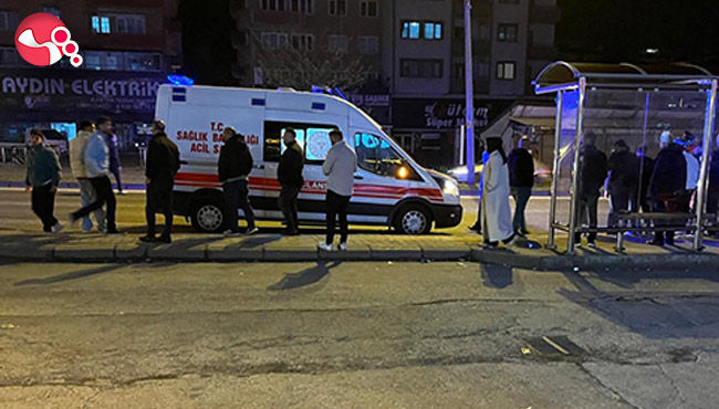 Ambulans yayaya çarptı