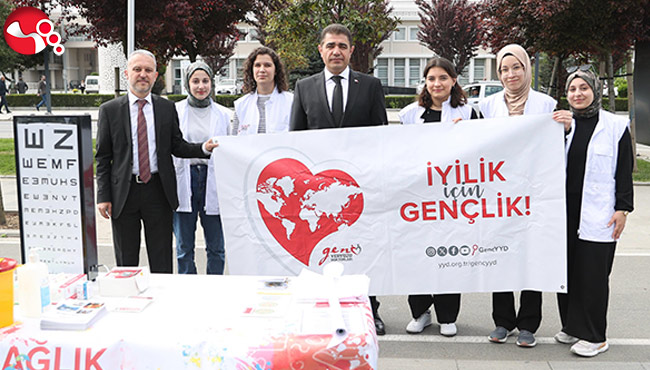 Sağlıkçılar sokağa indi