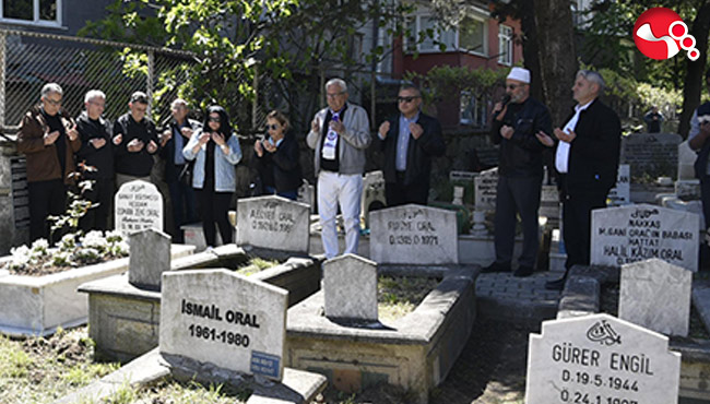 Osman Zeki Oral mezarı başında anıldı....