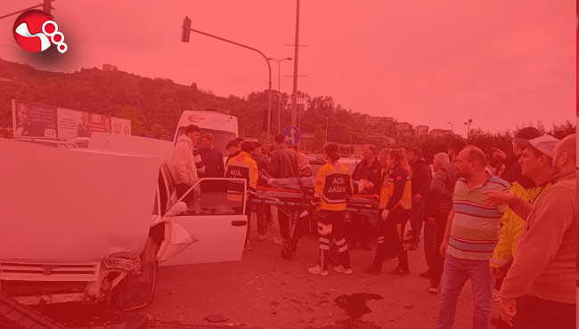 Otomobiller çarpıştı!...