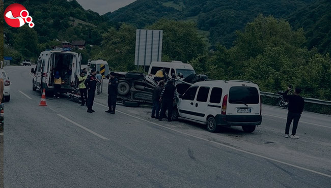 Önce çarpıştılar,sonra devrildi