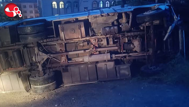 Cipe çarptı, devrildi