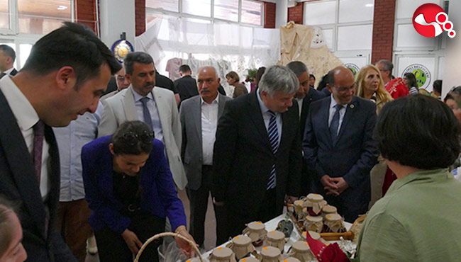 Kilimli Halk Eğitim Merkezi Müdürlüğü'nden yıl sonu sergisi