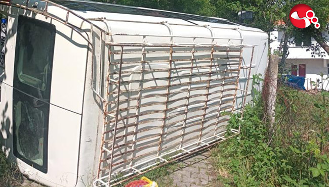 Minibüs devrildi!...